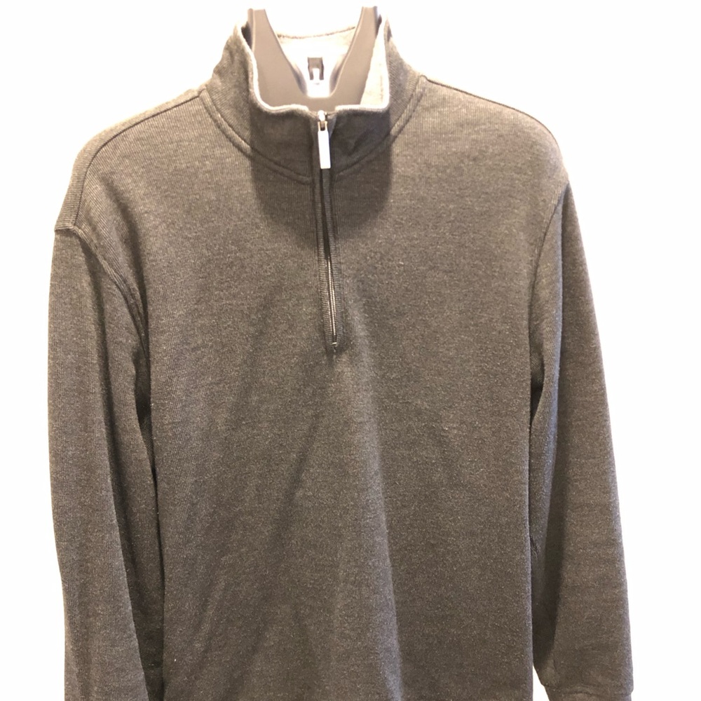 1/4 Zip Van Heusen pull over. Size XL